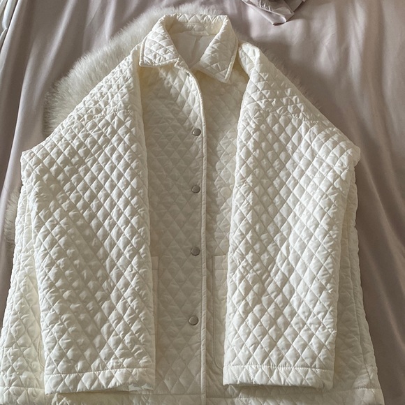 Simple white woman’s waffle print jacket - Picture 1 of 7